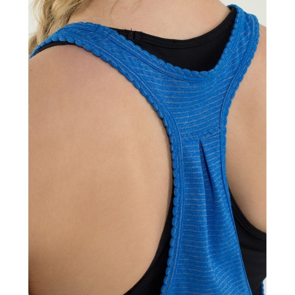 Lululemon Women Size 6 Blue 105 F Singlet Scalloped Hem Tank Athletic Yoga